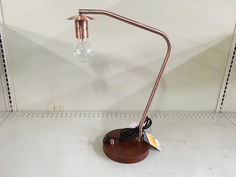 DESK LAMP