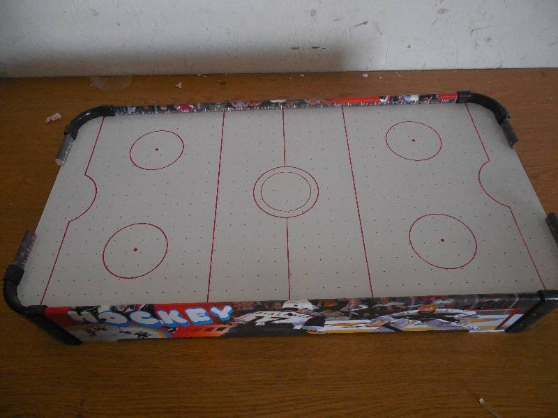 lot 26 image: Kimball Kids Tabletop Air Hockey Game