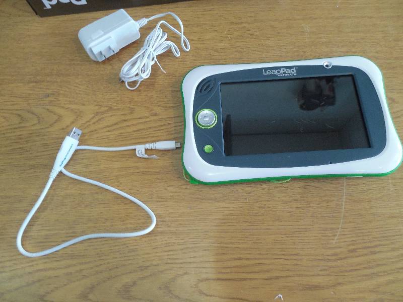 lot 31 image: LeapFrog LeapPad Ultimate Learning Tablet - WhiteGreen