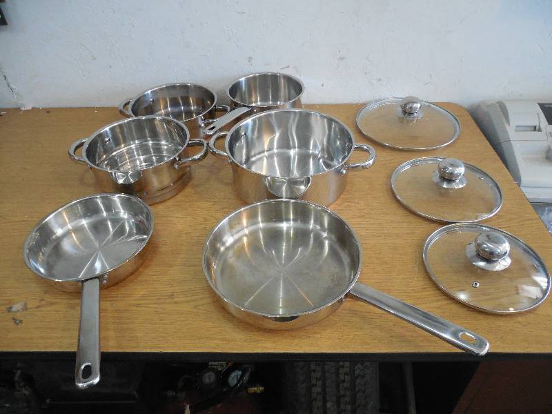 lot 39 image: Chefs Mark 9-Pc. Stainless Steel Copper-Base Cookware Set