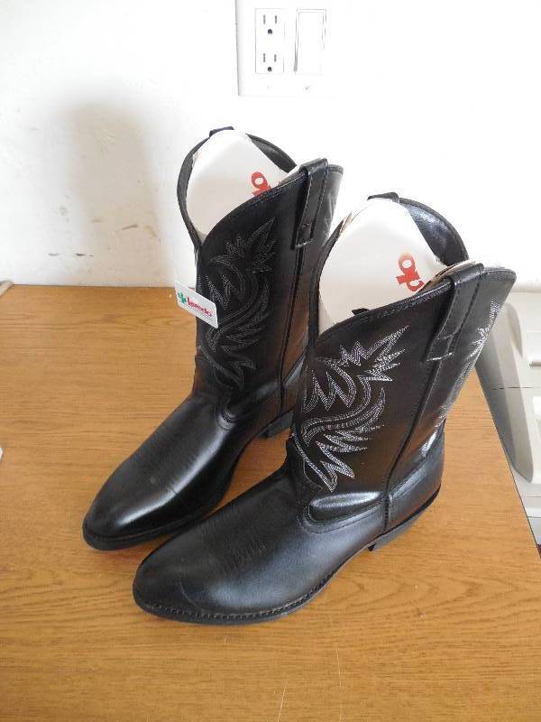 lot 72 image: Laredo Mens London Boot - Wide - SIZE 12