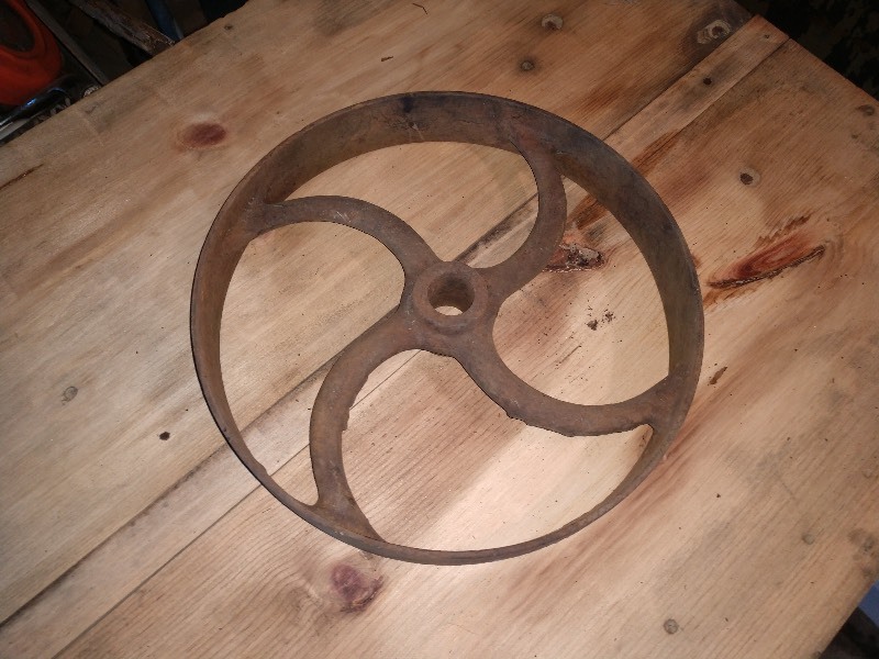 lot 21 image: Ornate Cast Iron Well Pulley Wheel