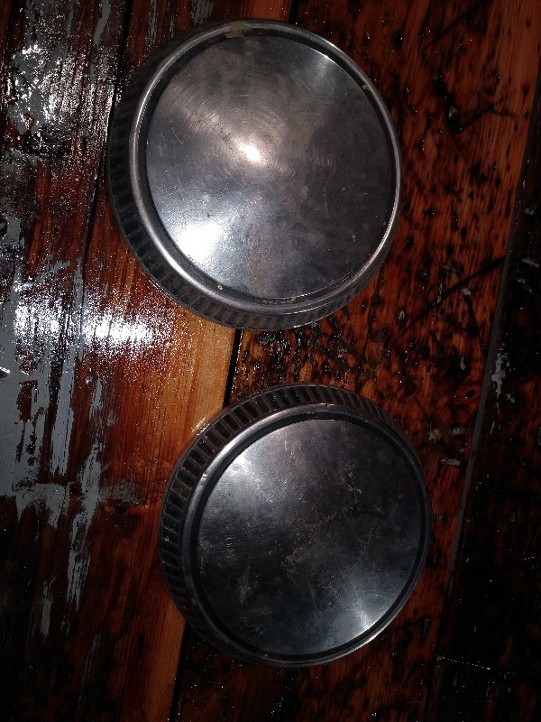 lot 23 image: Ford Hub Caps (2)