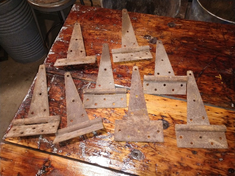 lot 32 image: Barn Door T-Hinges (8)