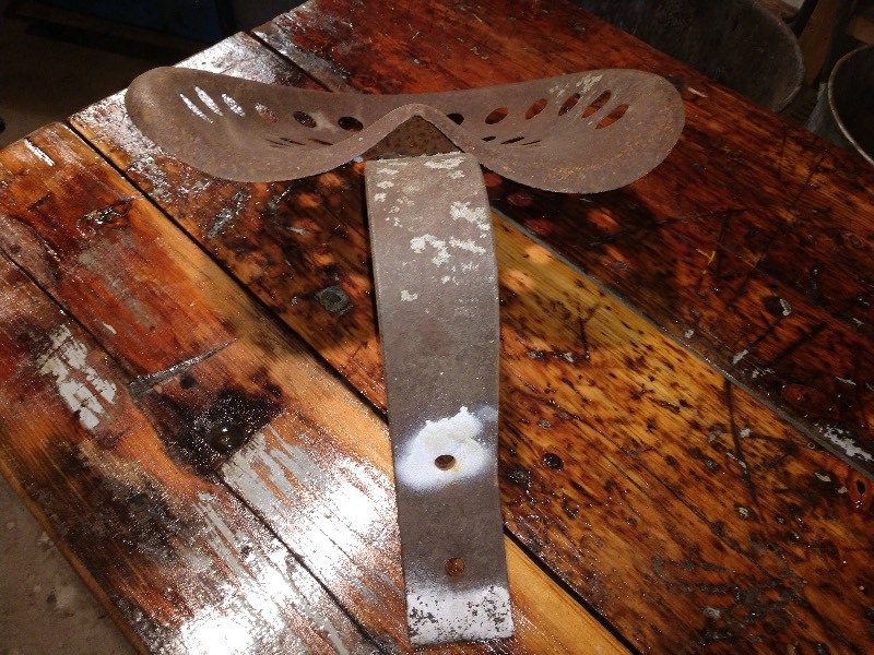 lot 33 image: Vintage Old Metal Tractor Seat and Spring