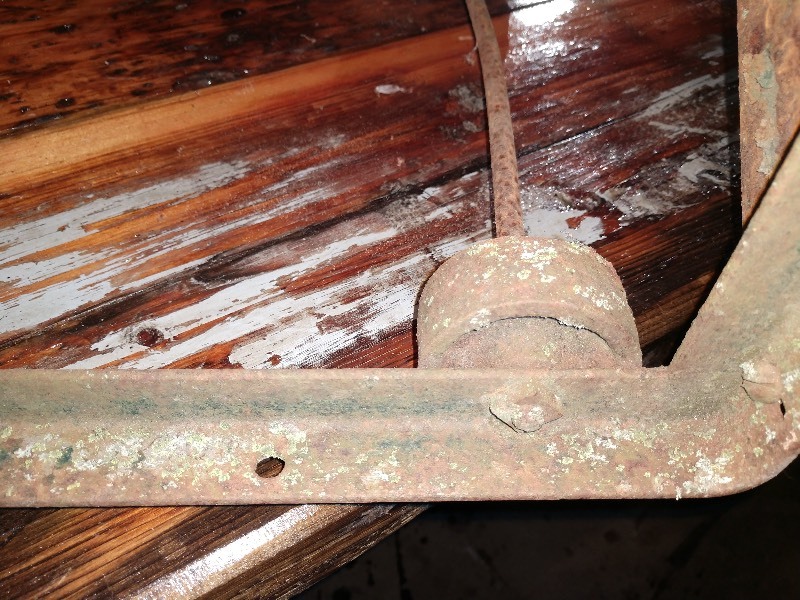 lot 34 image: Barrel Cart w X Brace and Square Bolts