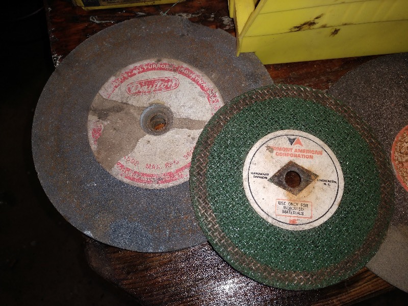 lot 36 image: Cutting Wheels,&nbspLAU Industries Universal Replacement Bearings and Yellow Box Hydrovalve Strainer Cover GS-130