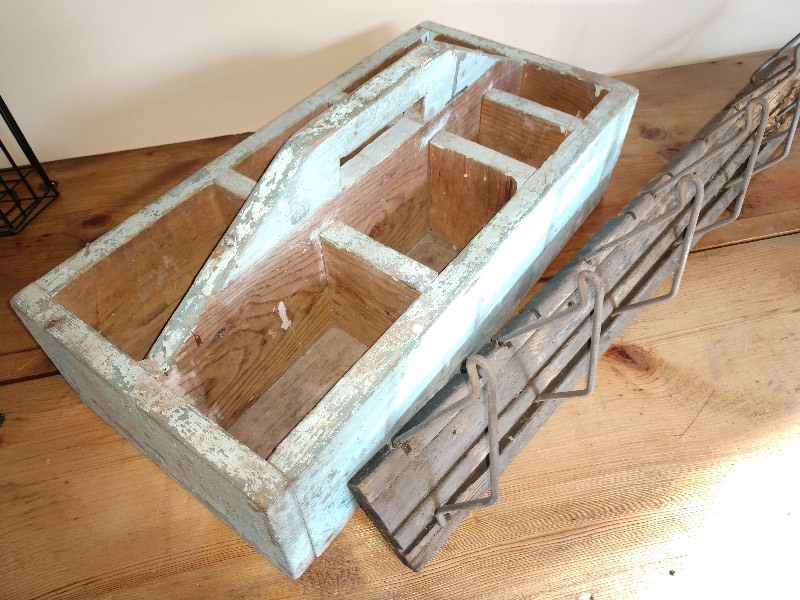 lot 62 image: Wood Toolbox and Primitive Automotive Belt Hanger
