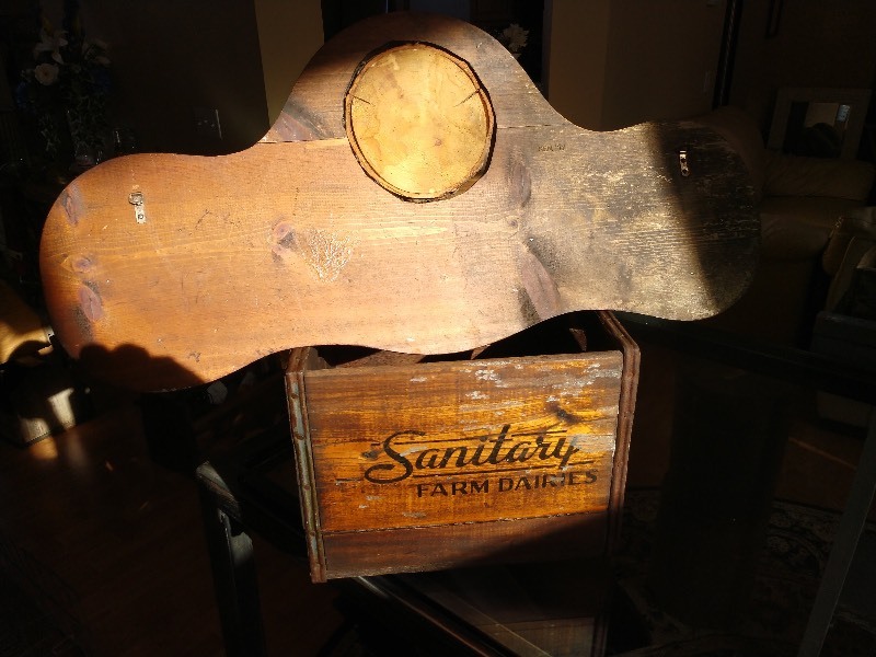 lot 65 image: Primitive Wood Shelf Ken 77 Etched Behind and Sanitary Farm Dairies Wood Crate&nbsp