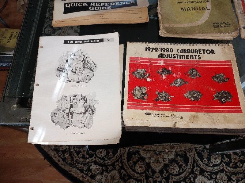 lot 70 image: Automotive Manuals, Reference Guides and Information&nbsp
