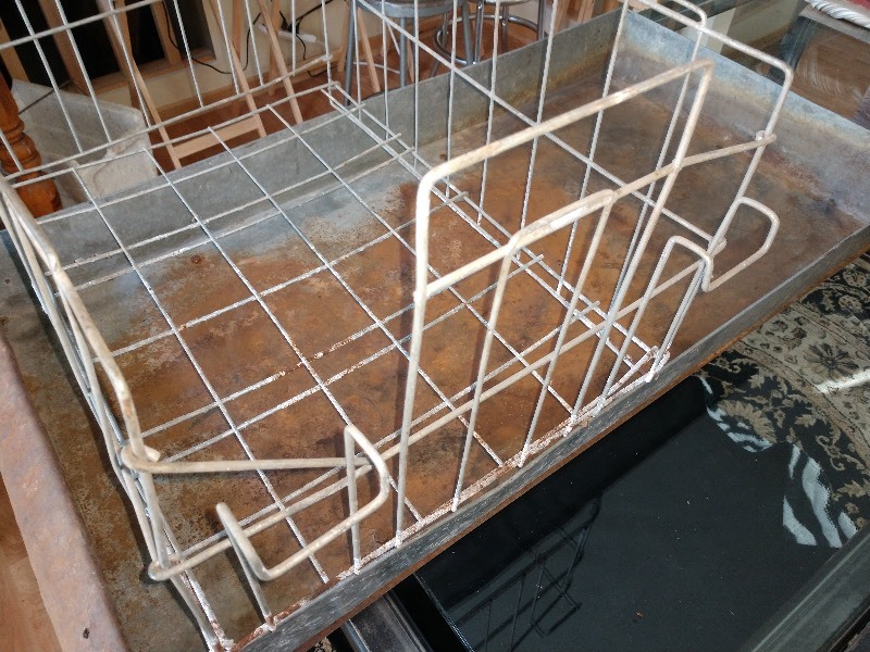 lot 77 image: Hanging Wire Basket