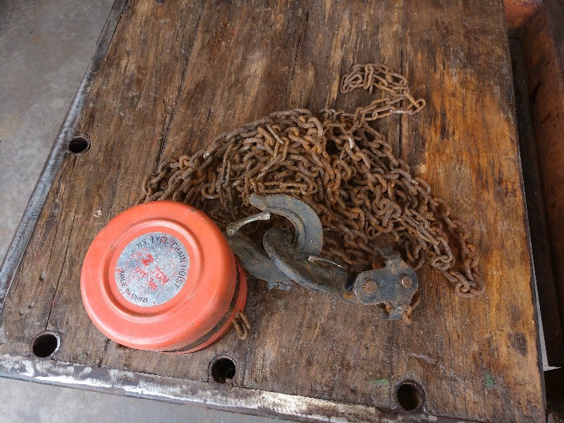 lot 85 image: HS Type Chain Hoist 2 Ton Lift 3m