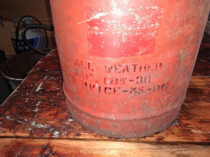lot 101 image: Vintage Red Oil Can