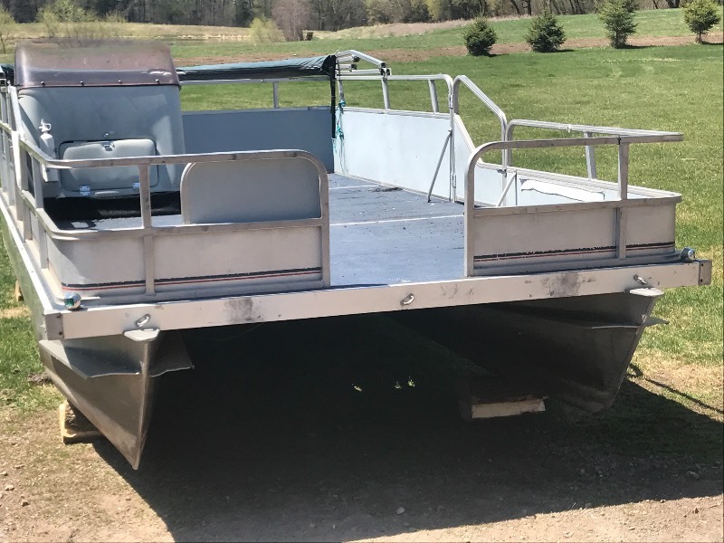 lot 3A image: 1989 Lowe Line Pontoon Boat