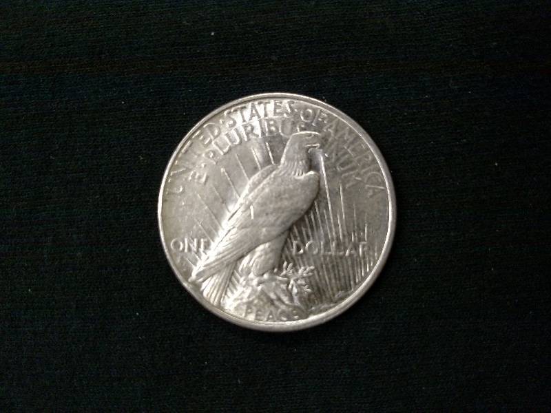 1922 D Peace Silver Dollar...