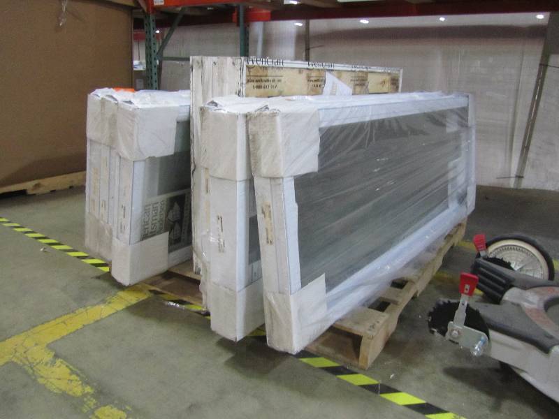 lot 1 image: Pallet of 8 Windows (7 of one type, 1 of another type)