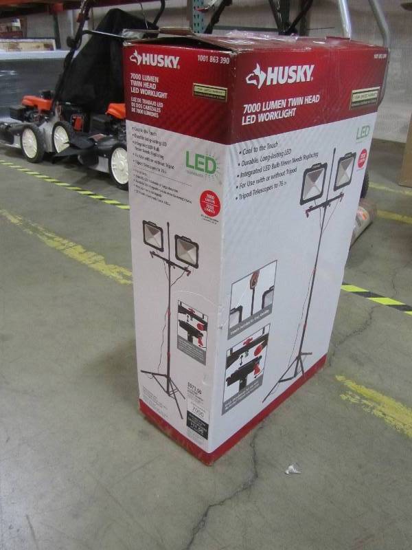 lot 6 image: Husky 7000-Lumen Twin-Head LED Worklight