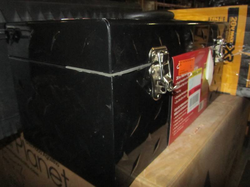 lot 75 image: Husky 20 in. Tread Plate Steel Hand Tool Box