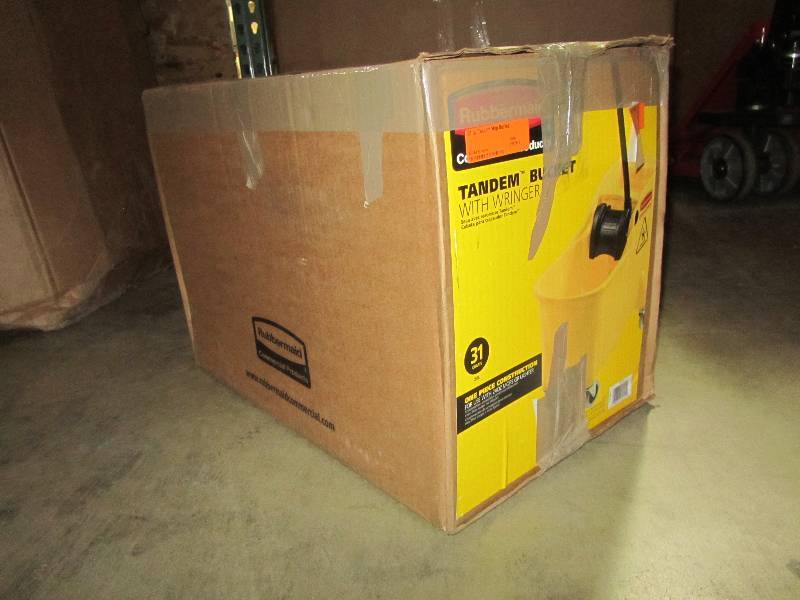 lot 81 image: Rubbermaid 31 qt. Tandem Mop Bucket