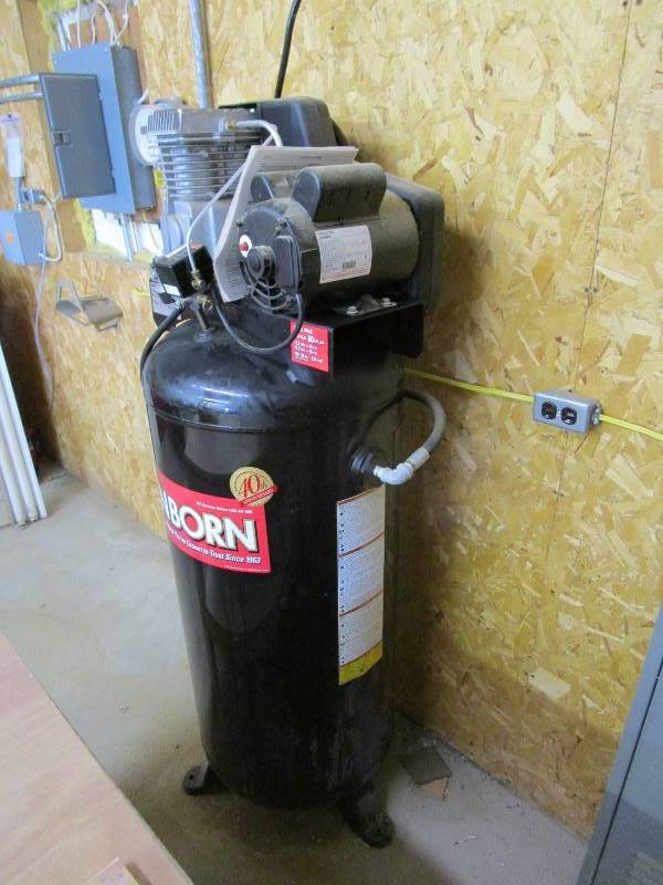 lot 8 image: Sandborn Air Compressor