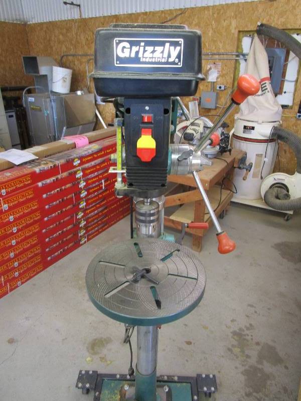 lot 9 image: Grizzly Industrial Drill Press