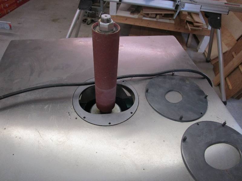 lot 15 image: Grizzly Oscillating Spindle Sander