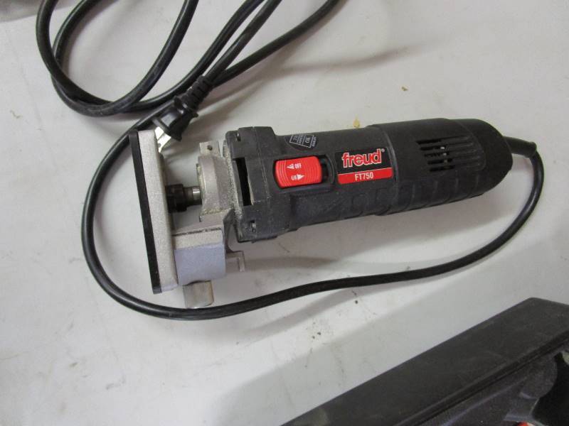 lot 29 image: Freud Trim Router