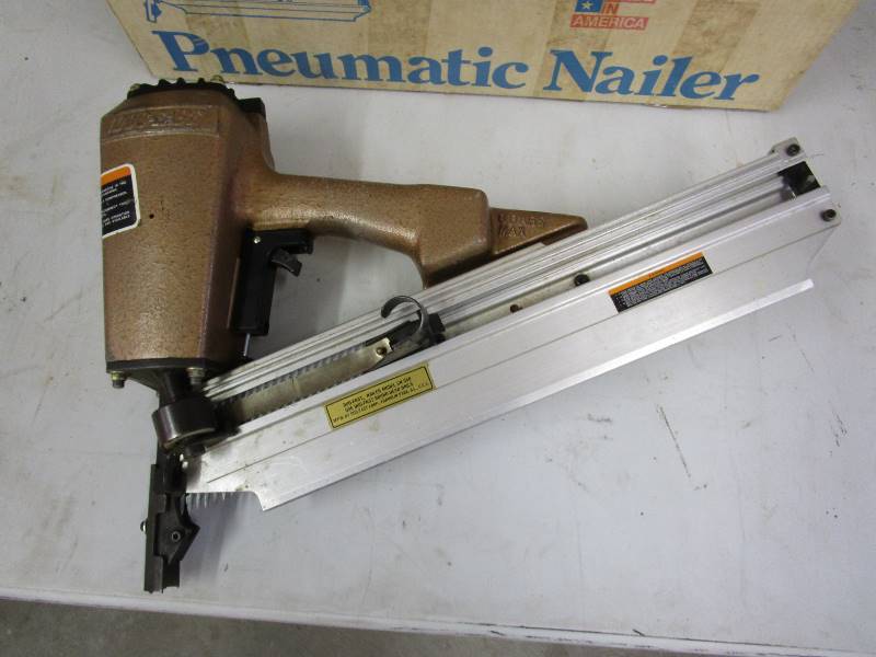 lot 42 image: Duo-Fast Nailer