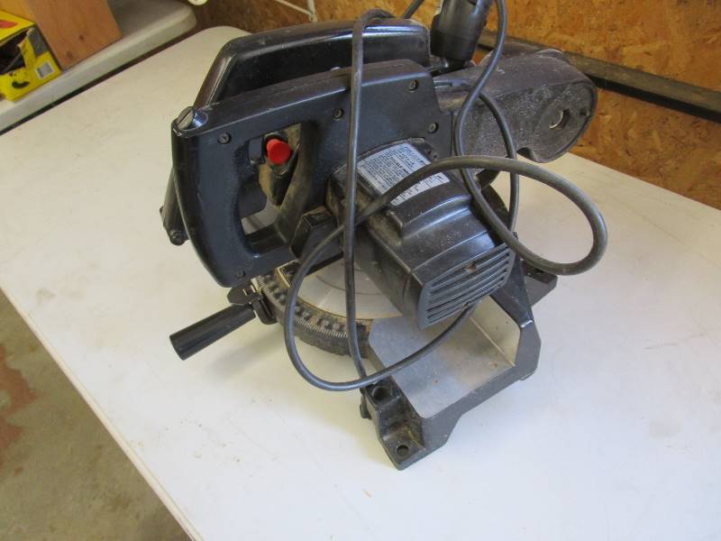 lot 61 image: Black & Decker Miter Saw