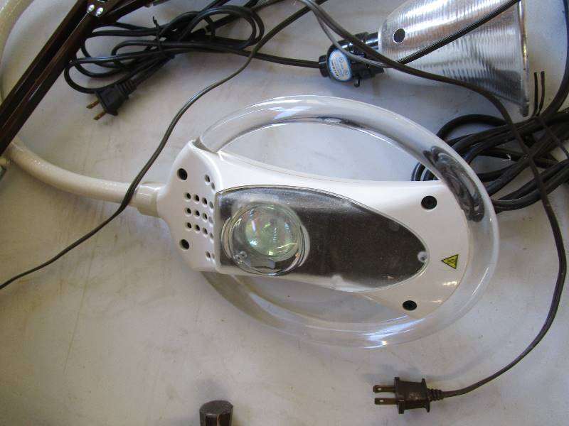 lot 68 image: Work Lights