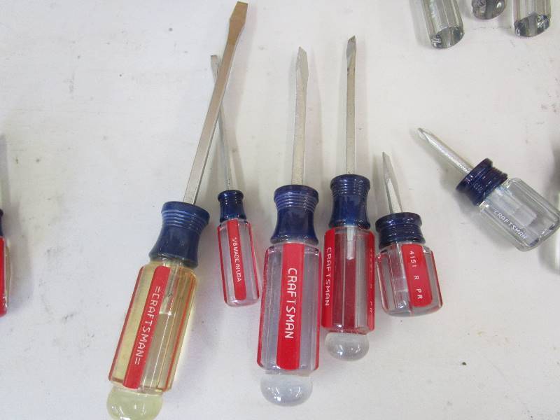 lot 76 image: Misc Tools Screwdrivers & Chisels