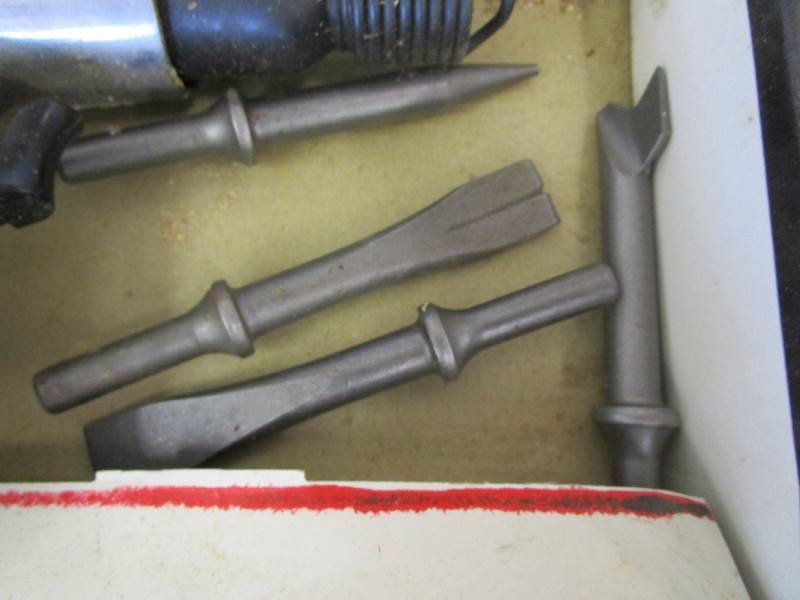 lot 93 image: Air Hammer & Bits