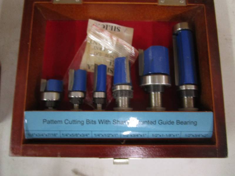 lot 122 image: Router Bits