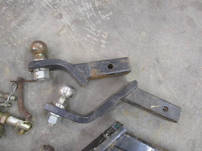 lot 162 image: Receiver Hitches & Balls