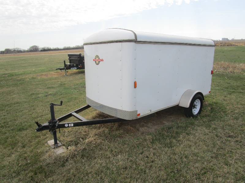 lot 1 image: 5 X 10 Enclosed Trailer
