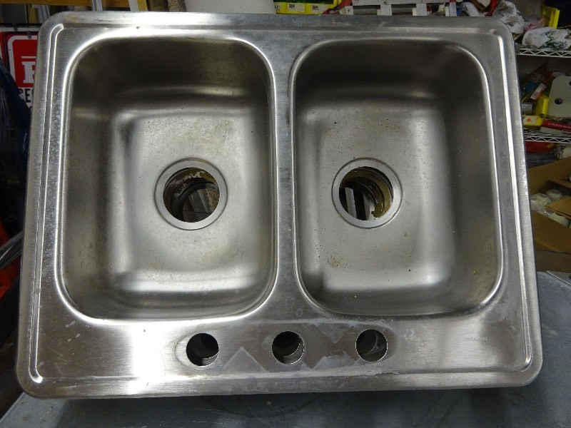 4 stainless steel sinks