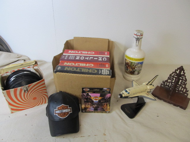 lot 93 image: Lot of Assorted Collectibles 45 Records Auto Manuals Harley Items etc