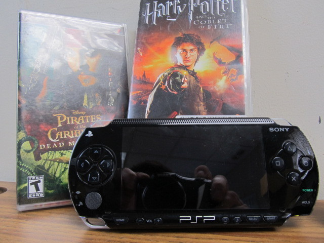 lot 44 image: Working Sony PSP wCharger & Games