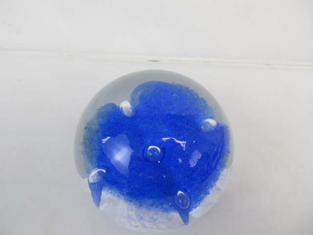 lot 49 image: Vintage Signed Art Glass Paperweight - Sweden