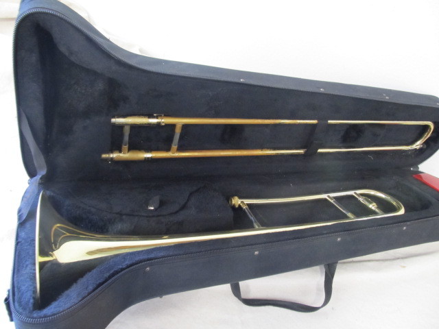 lot 106 image: MERANA Trombone wCase