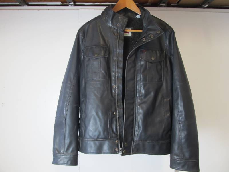 lot 123 image: BRAND NEW Mens Levis Leather Jacket