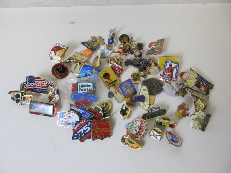 lot 131 image: Lot of Assorted Vintage etc Pins 