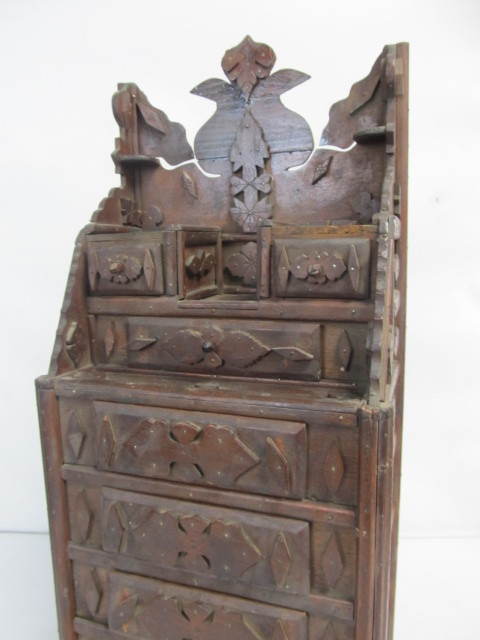 lot 9 image: Fantastic Original Antique Tramp Art Cigar Box Jewelry Cabinet Chest