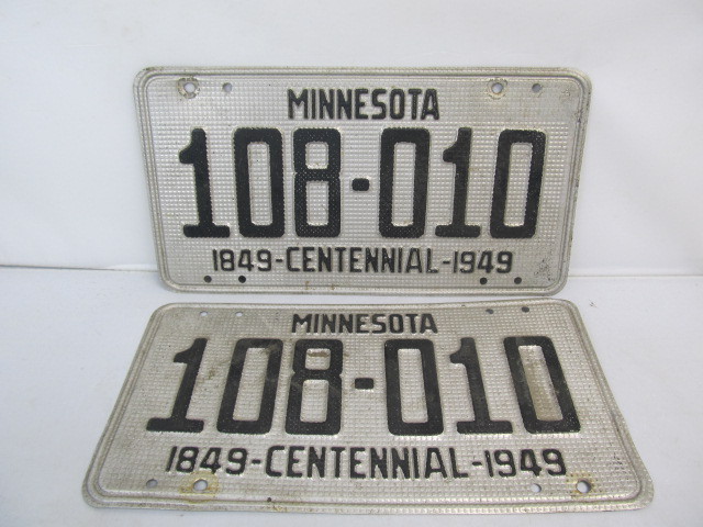 lot 13 image: Matching Pair of MN Centennial Aluminum License Plates