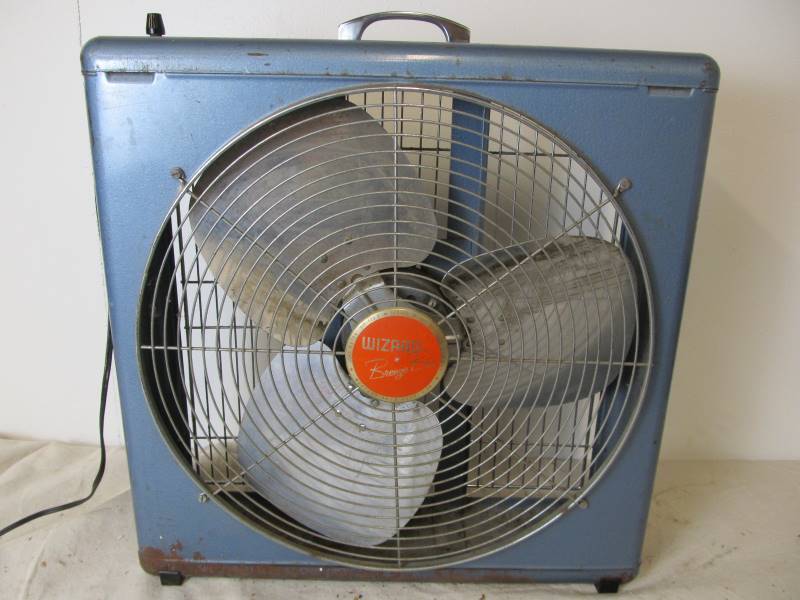 lot 137 image: Vintage Mid Century Industrial WIZARD BREEZE BOX Fan
