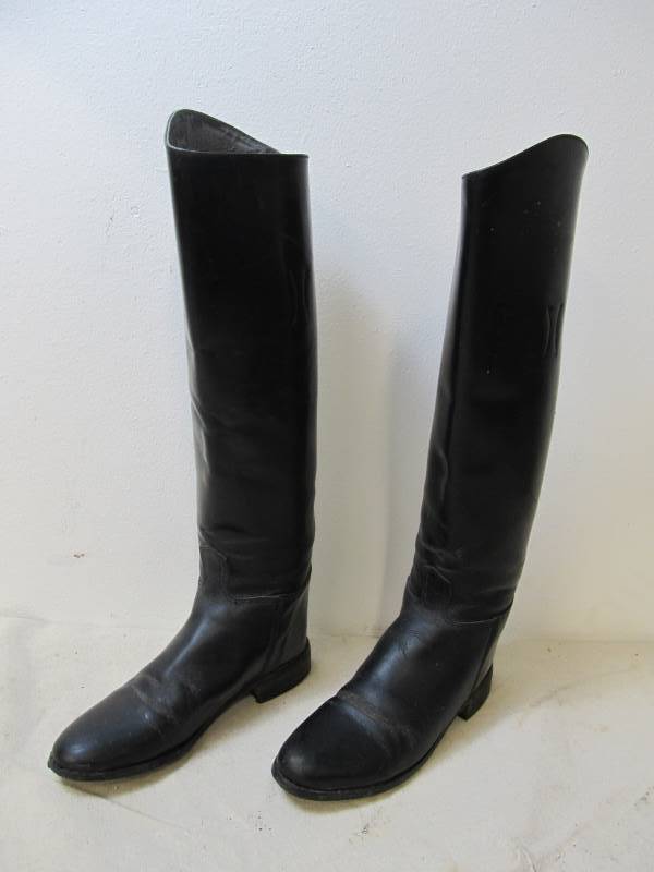 lot 143 image: Vintage Ladies Equestrian Riding Boots