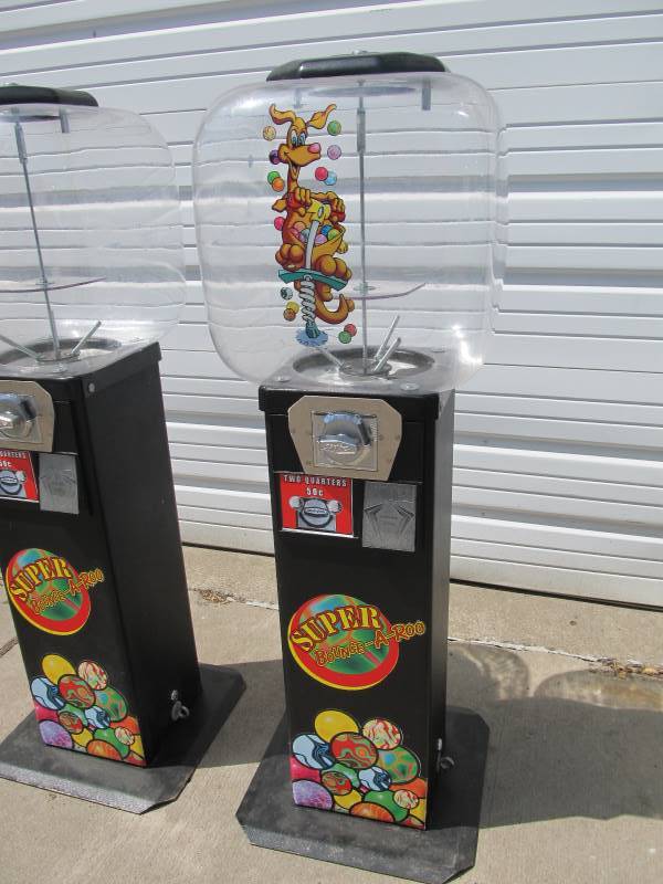 lot 152 image: NICE Pair of Vending Machines wKey