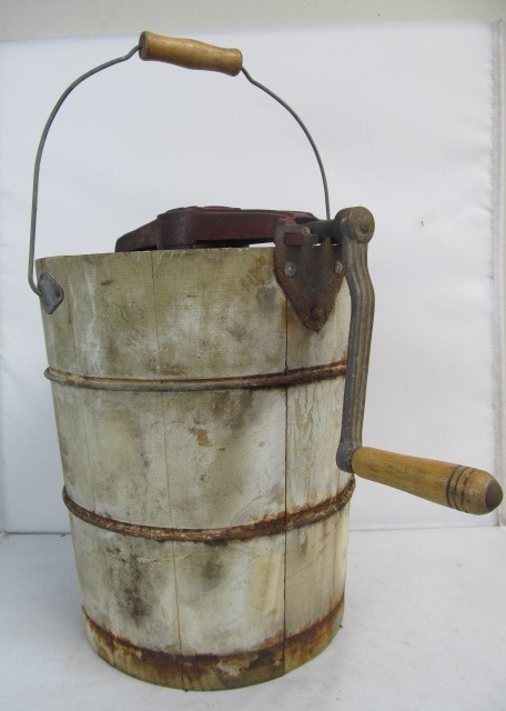 lot 17 image: Complete Antique Primitive Ice Cream Maker