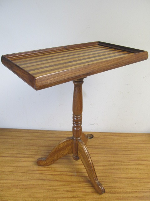 lot 65 image: Vintage 2-Tone Wood Accent Table
