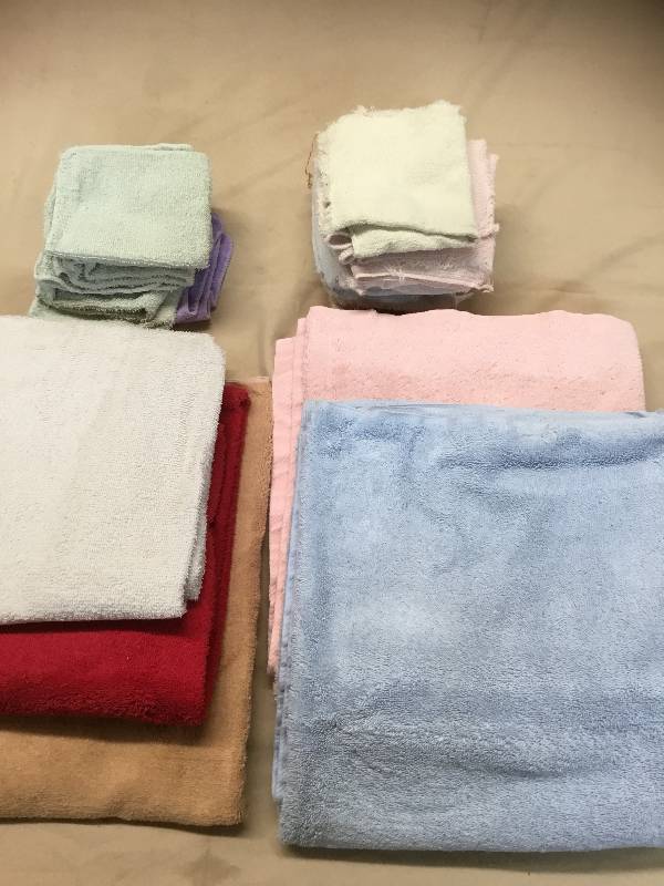 Assorted Colors  - 5 Bathroom Towel and 16 Wash Cloths